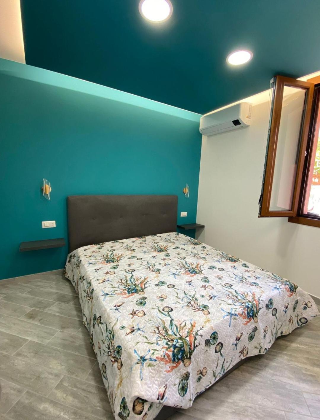 Suite Guesthouse A Pochi Passi Dal Mare Сассарі Екстер'єр фото