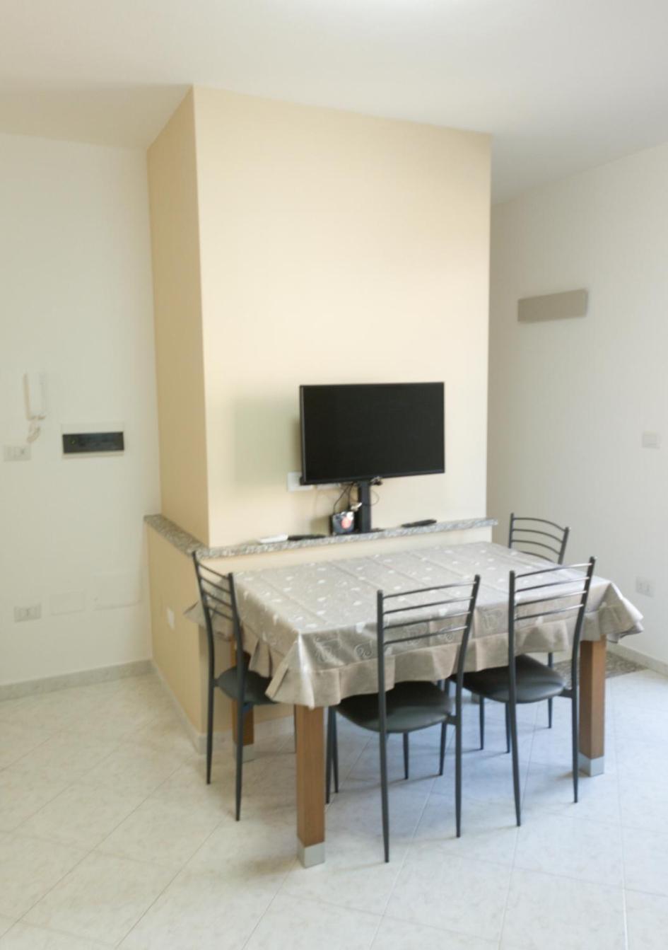 Suite Guesthouse A Pochi Passi Dal Mare Сассарі Екстер'єр фото